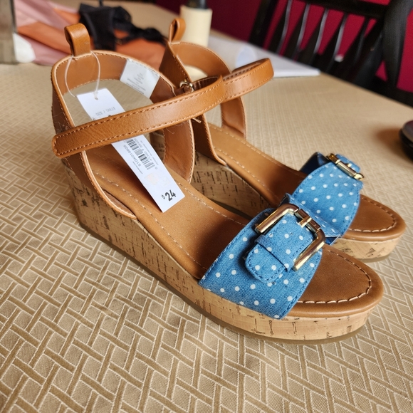 5/$20 NWT Joe Fresh beige blue white polka dot wedge heel sandal shoes girls 3 - Picture 3 of 13